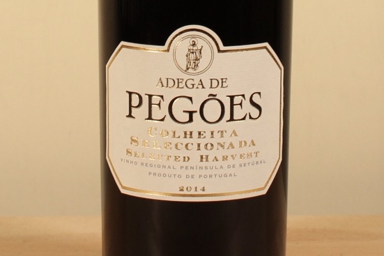 ǥǡڥ륨쥯ʡƥ
ADEGA DE PEGOES COLHEITA SELECCIONADA TINTO 2015