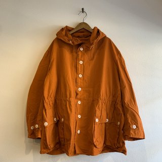 <img class='new_mark_img1' src='https://img.shop-pro.jp/img/new/icons47.gif' style='border:none;display:inline;margin:0px;padding:0px;width:auto;' />MILITARY DEADSTOCKSWEDISH ARMY SNOW PARKA ORANGE
