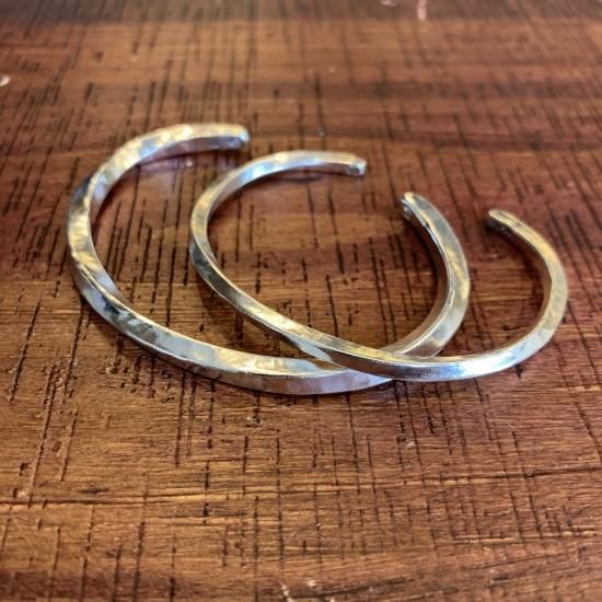 MANANAS】 Twisted Bangle