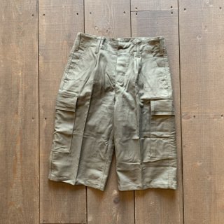 <img class='new_mark_img1' src='https://img.shop-pro.jp/img/new/icons5.gif' style='border:none;display:inline;margin:0px;padding:0px;width:auto;' />【MILITARY DEADSTOCK】 GERMAN ARMY MOLESKIN CARGO SHORTS ドイツ軍 モールスキンショーツ