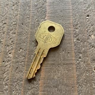 ANTIQUE KEY 50's 