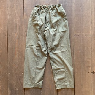 <img class='new_mark_img1' src='https://img.shop-pro.jp/img/new/icons47.gif' style='border:none;display:inline;margin:0px;padding:0px;width:auto;' />Necessary or Unnecessary Pin Tuck Pants 
