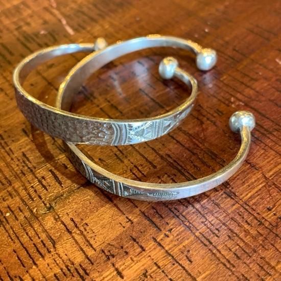 新型！【TOUAREG SILVER】 BANGLE トゥアレグシルバー 平打ち バングル - 【 CHARMANT 】 メンズ ・ レディース  MILITARY ・ KAPTAIN SUNSHINE ・ ORDINARY FITS ・ SASSAFRAS ・ N.O.UN ・ BRU NA 