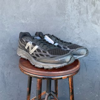 <img class='new_mark_img1' src='https://img.shop-pro.jp/img/new/icons5.gif' style='border:none;display:inline;margin:0px;padding:0px;width:auto;' />【MILITARY DEADSTOCK】 USGI New Balance 950V2 Military Trainer 