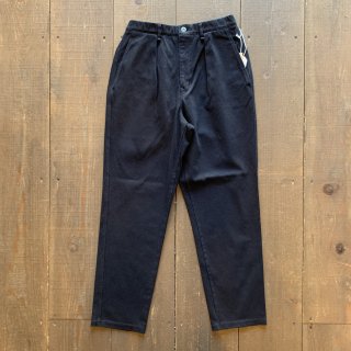 <img class='new_mark_img1' src='https://img.shop-pro.jp/img/new/icons47.gif' style='border:none;display:inline;margin:0px;padding:0px;width:auto;' />【CURLY & Co.】 DENIM 1TUCK EZ TAPERED SLACKS 