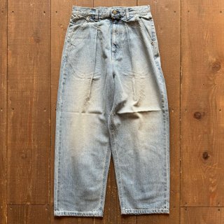 <img class='new_mark_img1' src='https://img.shop-pro.jp/img/new/icons5.gif' style='border:none;display:inline;margin:0px;padding:0px;width:auto;' />LAITERIE Selvedge Wide Tuck Denim Pants 