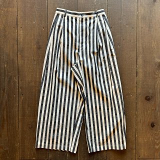 <img class='new_mark_img1' src='https://img.shop-pro.jp/img/new/icons5.gif' style='border:none;display:inline;margin:0px;padding:0px;width:auto;' />MANON Stripe Two Tuck Wide Pants 