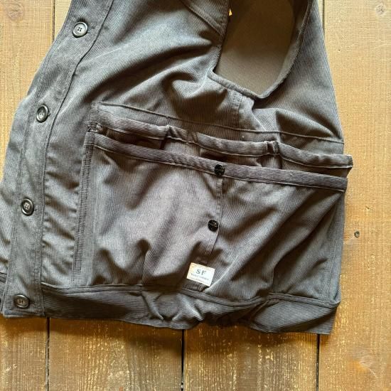 『OVERGROWN HIKER VEST(ACTIVE CORDUROY)』 SASSAFRAS『OVERGROWN HIKER VEST(ACTIVE CORDUROY)』(BLACK