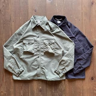<img class='new_mark_img1' src='https://img.shop-pro.jp/img/new/icons5.gif' style='border:none;display:inline;margin:0px;padding:0px;width:auto;' />Necessary or Unnecessary Watch Shirt 