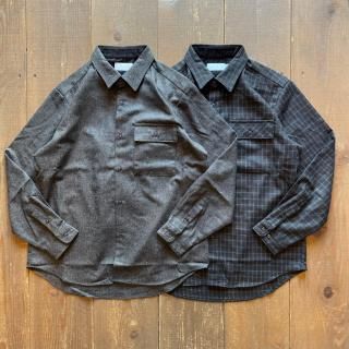 <img class='new_mark_img1' src='https://img.shop-pro.jp/img/new/icons5.gif' style='border:none;display:inline;margin:0px;padding:0px;width:auto;' />Manual Alphabet Wool Regular Collar Shirt 