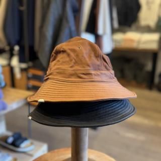 <img class='new_mark_img1' src='https://img.shop-pro.jp/img/new/icons5.gif' style='border:none;display:inline;margin:0px;padding:0px;width:auto;' />DECHO LEATHER FATIGUE HAT 