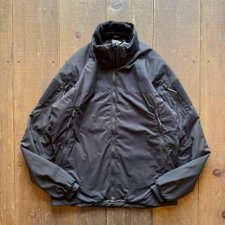 <img class='new_mark_img1' src='https://img.shop-pro.jp/img/new/icons5.gif' style='border:none;display:inline;margin:0px;padding:0px;width:auto;' />Tilak Verso Mig Jacket 