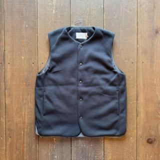 <img class='new_mark_img1' src='https://img.shop-pro.jp/img/new/icons5.gif' style='border:none;display:inline;margin:0px;padding:0px;width:auto;' />CURLYCo. Dotted Line Knit Vest 