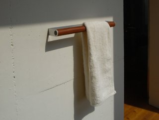 a+w/towel holder