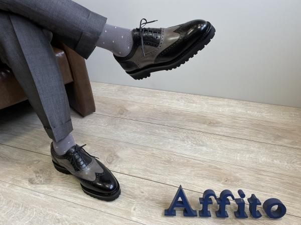 Affito】ウイングチップ 2カラーコンビ ビブラムソール Affito】ウイングチップ 2カラーコンビ ビブラムソール