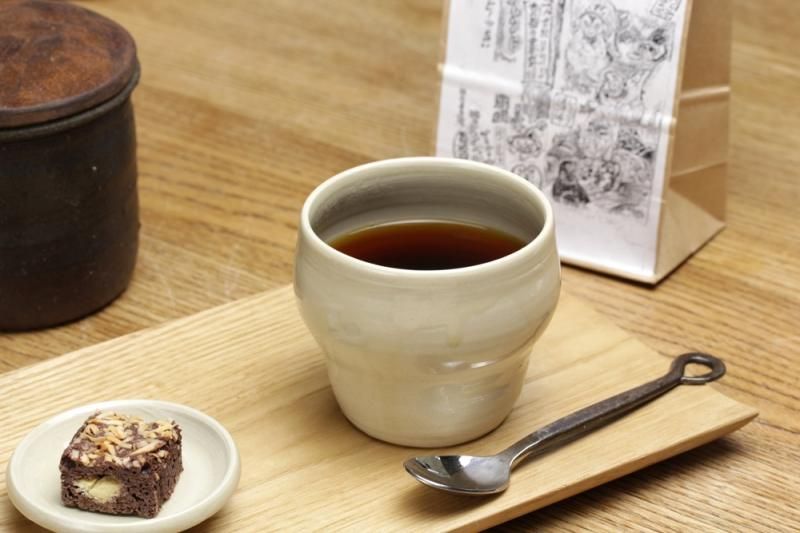 白瓷スタッキングカップ 市川孝 - 暮らしを楽しむうつわ・作家 白瓷スタッキングカップ 市川孝 - 暮らしを楽しむうつわ・作家