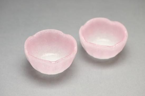 ピンク 花びら型 陶器の器 ピンク 花びら型 陶器の器 ピンク 花びら型 陶器の器