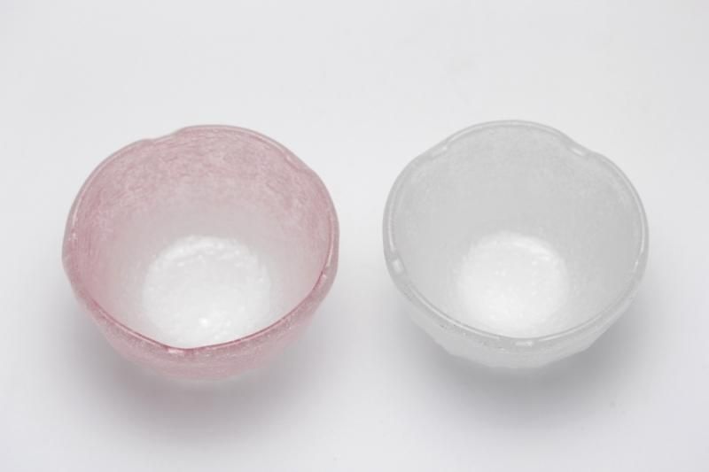花びら小鉢 (ピンク)有松啓介 - 暮らしを楽しむうつわ・作家