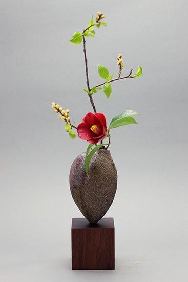 業務用 高級寿司屋仕様 陶器製 花瓶 薄緑 花柄 木箱付き 飲食店開業 業務用 高級寿司屋仕様 陶器製 花瓶 薄緑 花柄 木箱付き 飲食店