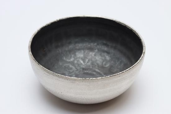 銀彩ボール(内黒)・芳賀稔 - 暮らしを楽しむうつわ・作家ものの