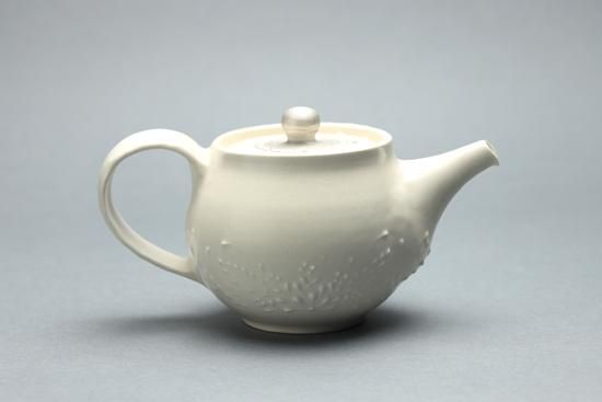 手作り白泥陶器のティーポット 淡海陶芸研究所 白泥糸切ティーポット(淡海陶芸研究所) – 煎茶堂