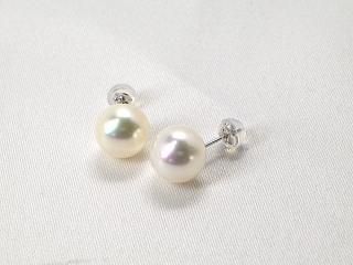 【全品ギフト包装】≪ ぷっくり! ≫ 淡水ボタンパールピアス 約9.0mm K14WG y-i-353p