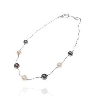 <img class='new_mark_img1' src='https://img.shop-pro.jp/img/new/icons14.gif' style='border:none;display:inline;margin:0px;padding:0px;width:auto;' />≪ 特別なシーンに相応しい ≫ 黒蝶・白蝶真珠ネックレス 約10.0-10.5mm K14WG/SV y-n-696