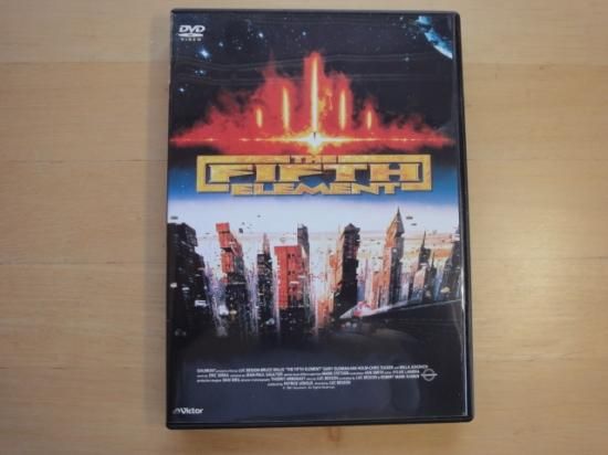 ブルース・ウィリスさん主演のフィフス・エレメントの中古DVD