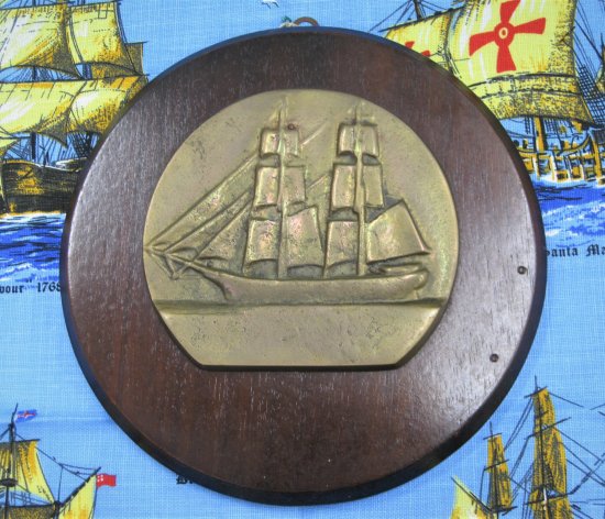 壁掛け帆船レリーフ 木製丸型額 アンティーク品
