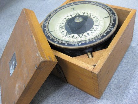 磁気コンパス（木箱入り） マグネットコンパス　航海計器 布谷計器製作所