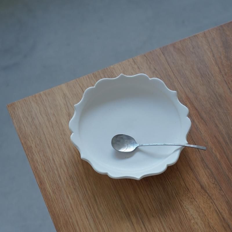 新発売 水谷ちえみ / リム皿輪花 小 - RHINES 食器
