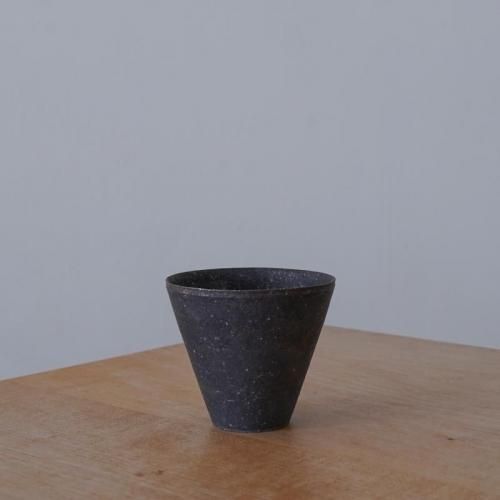 ƣ / Cup Black