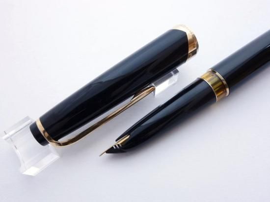 MONTBLANC(モンブラン)No.12 - Pen and message. MONTBLANC(モンブラン)No.12 - Pen and message.
