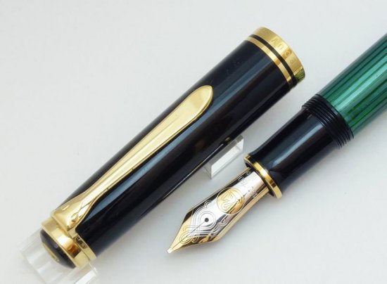 Pelikan(ペリカン) スーベレーンM1000 緑縞 黒天冠 - Pen and message.
