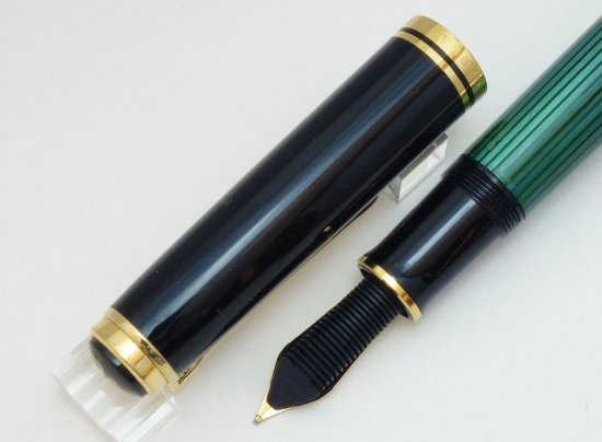 Pelikan(ペリカン) スーベレーンM1000 緑縞 黒天冠 - Pen and message.