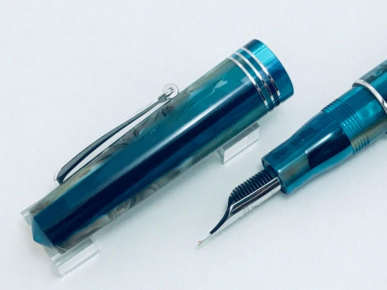 Leonardo Officina Italiana レオナルド 万年筆 モーメントゼロ