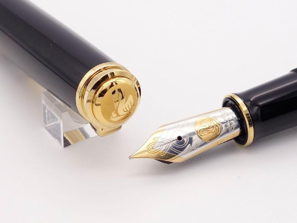 スーベレーン M1000 黒軸 - Pen and message. スーベレーン M1000 黒軸 - Pen and message.
