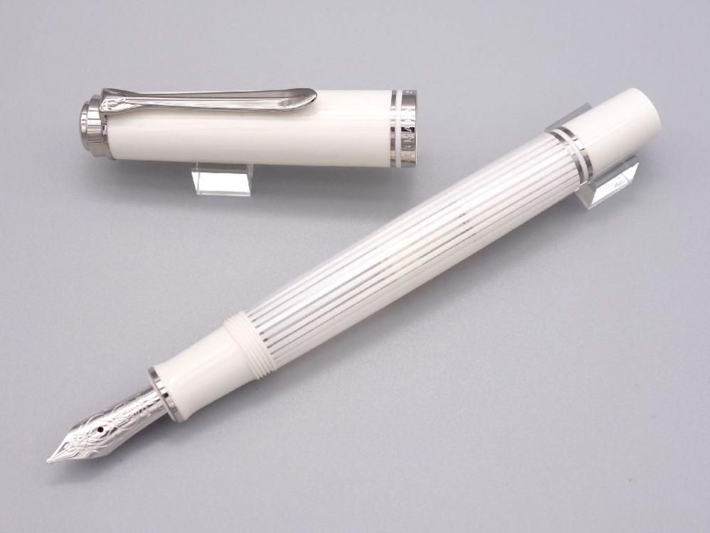 PILOTホワイトストライプ 万年筆