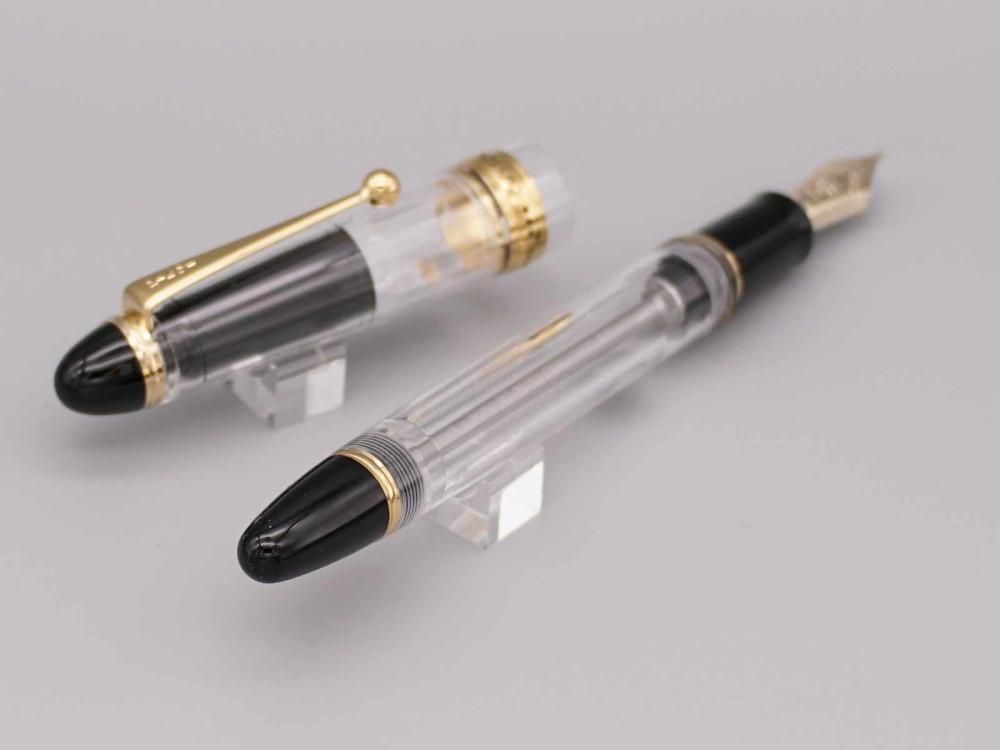 プランジャ式吸入機構万年筆 カスタム 823 透明 - Pen and message. プランジャ式吸入機構万年筆 カスタム 823 透明 - Pen and message.