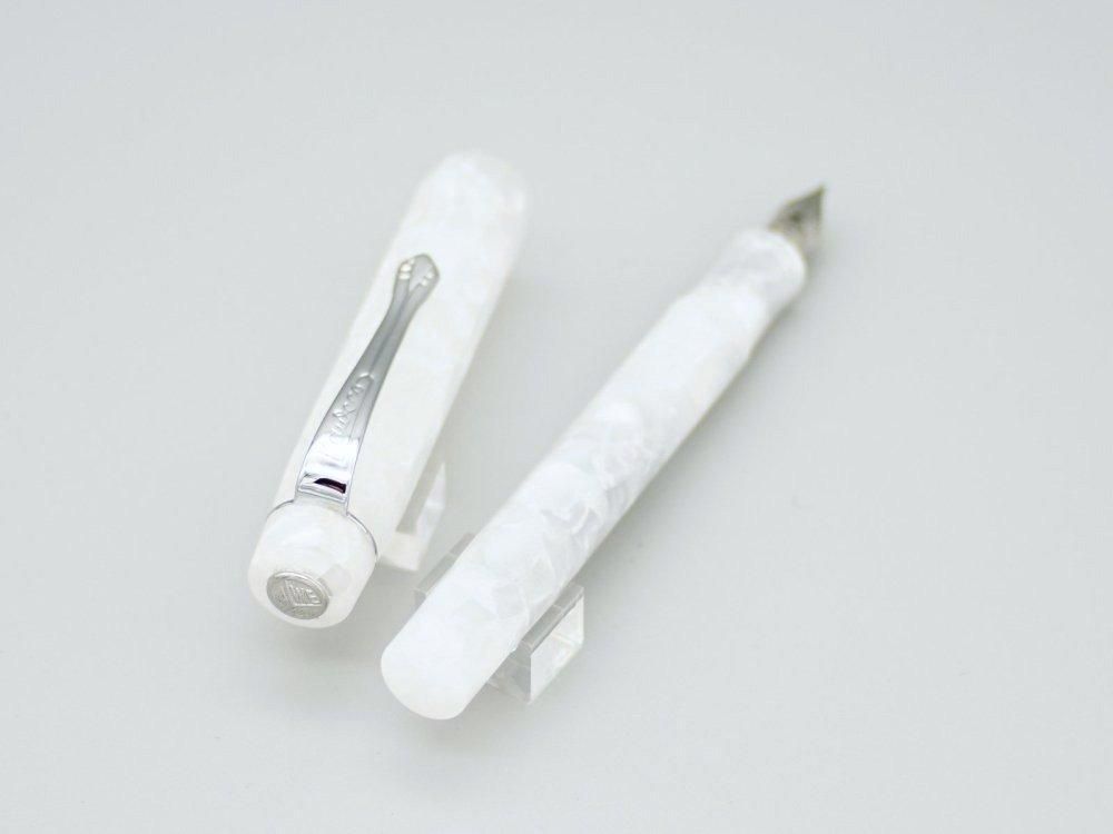 Kaweco ミネラルホワイト カヴェコ ホワイト 万年筆 中字 アートスポーツ 楽天市場】カヴェコ アートスポーツ [ミネラルホワイト] 万年筆 KAWECO