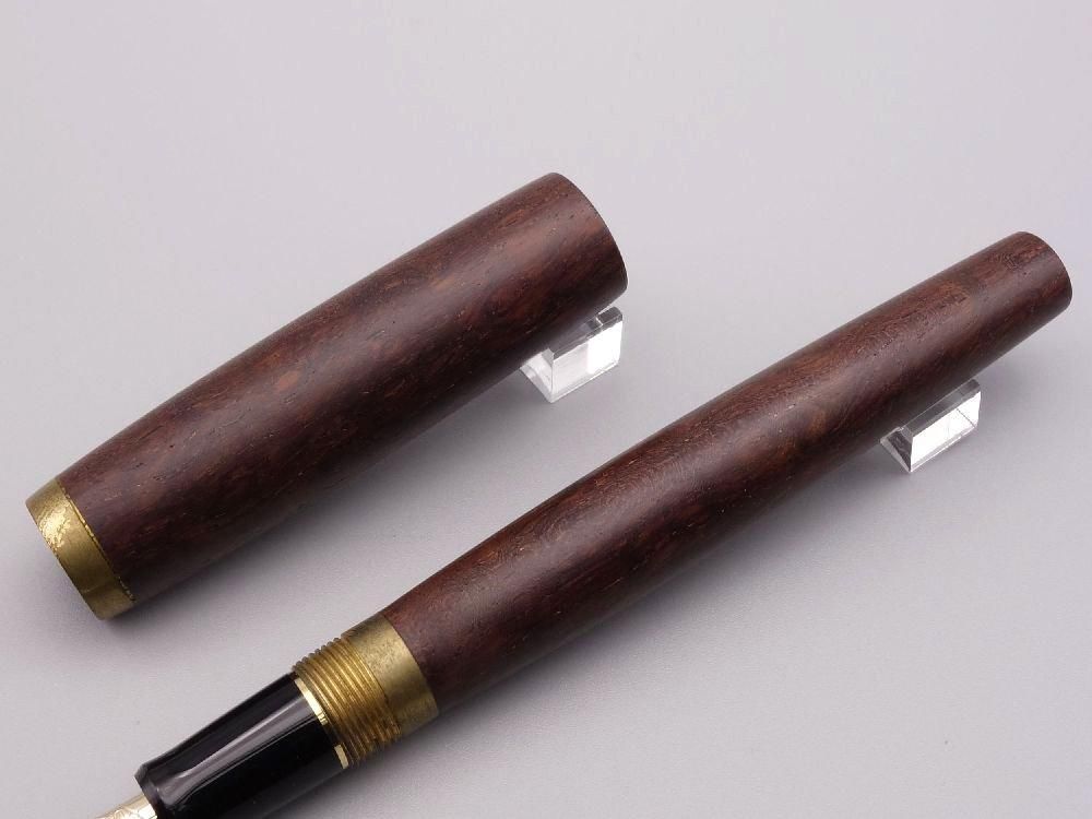 委託販売）中古品）Pen and message.（工房 楔）万年筆銘木軸