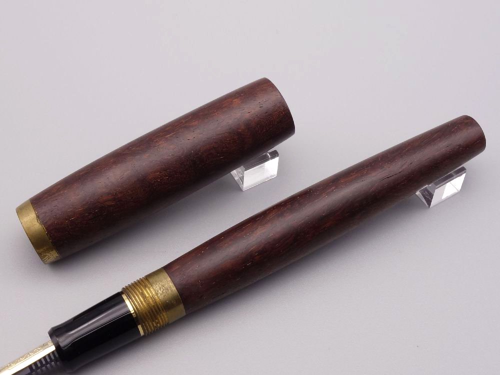 委託販売）中古品）Pen and message.（工房 楔）万年筆銘木軸 こしらえ 長軸 バーズアイローズウッド カスタム742ペン先C装着（万年筆）