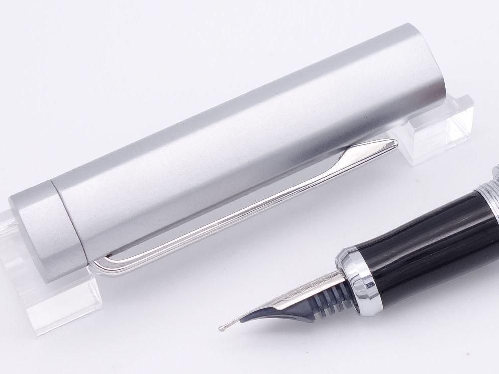 新品・生産終了PILOTクアトロ万年筆