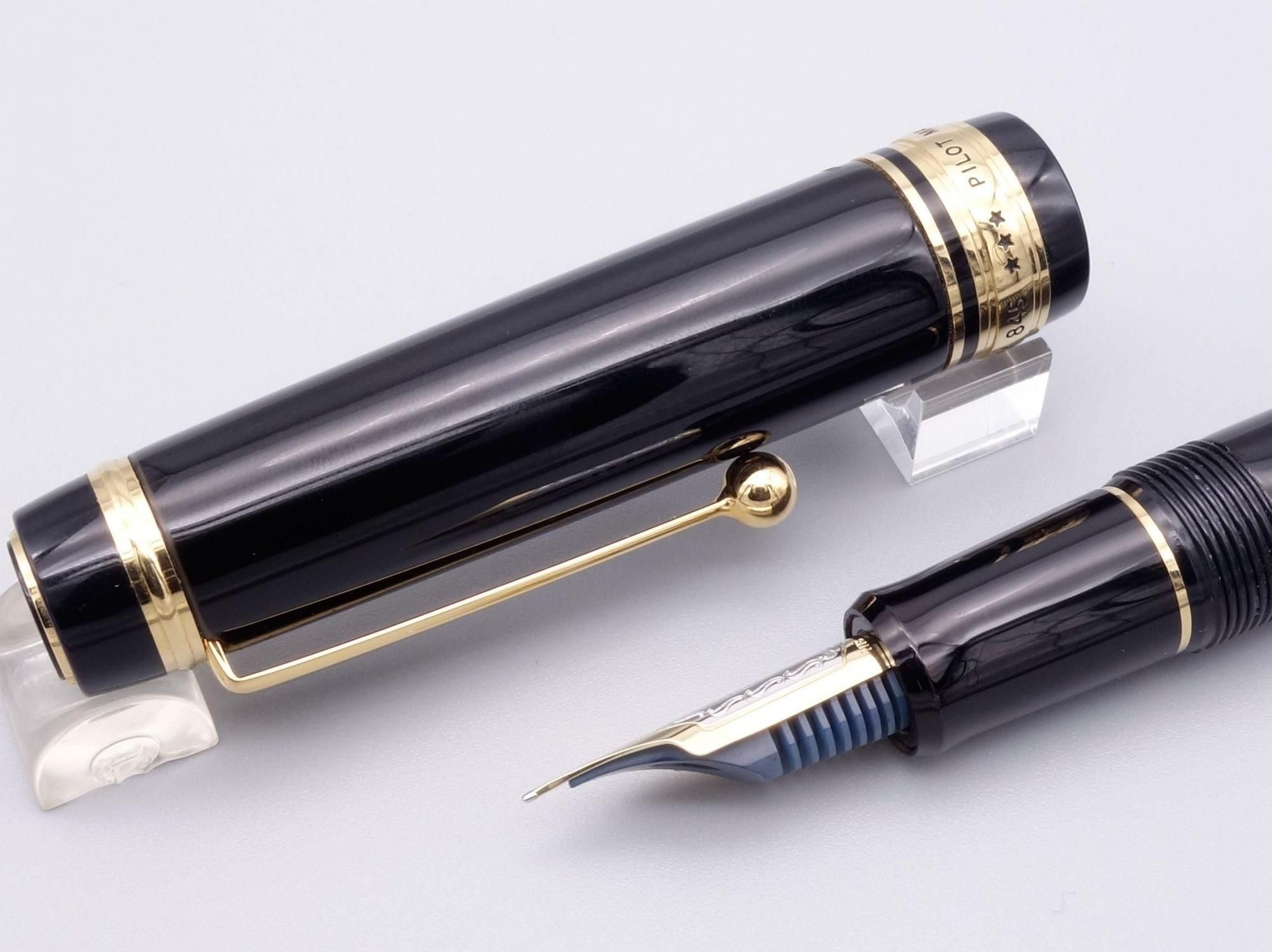 新品未使用 パイロット カスタム845 万年筆 ブラック 黒 字幅 細字 F 楽天市場】パイロット 万年筆 カスタム845 ブラック 漆 万年筆 PILOT