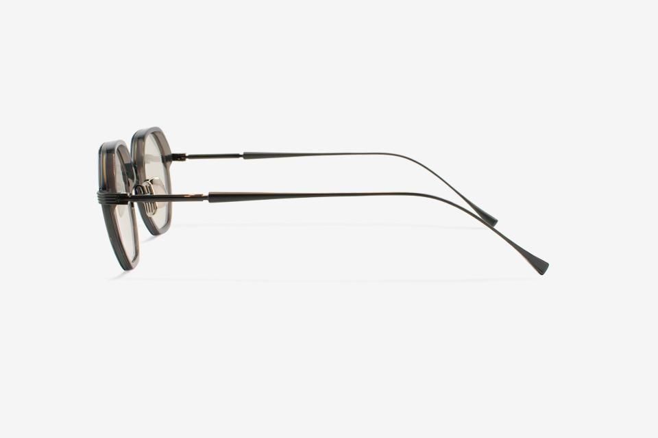 73/06 1070(Blackdark grey / Light smoke)