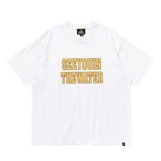 <img class='new_mark_img1' src='https://img.shop-pro.jp/img/new/icons2.gif' style='border:none;display:inline;margin:0px;padding:0px;width:auto;' />SEE YOU IN THE WATER VARSITY T-SHIRT