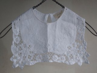 Antique Lace Bib (One & Only)