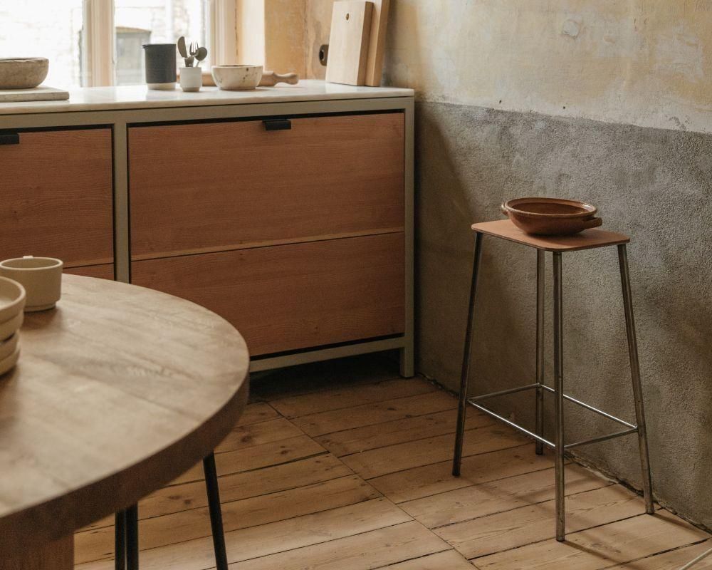 Adam Stool | Raw Steel / Natural Leather | H76 (sub)