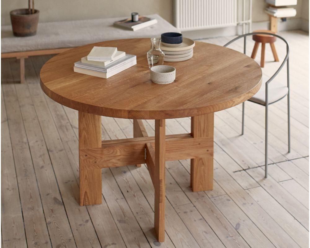 Farmhouse Trestle Table | Natural Oak | 120 Ø Round