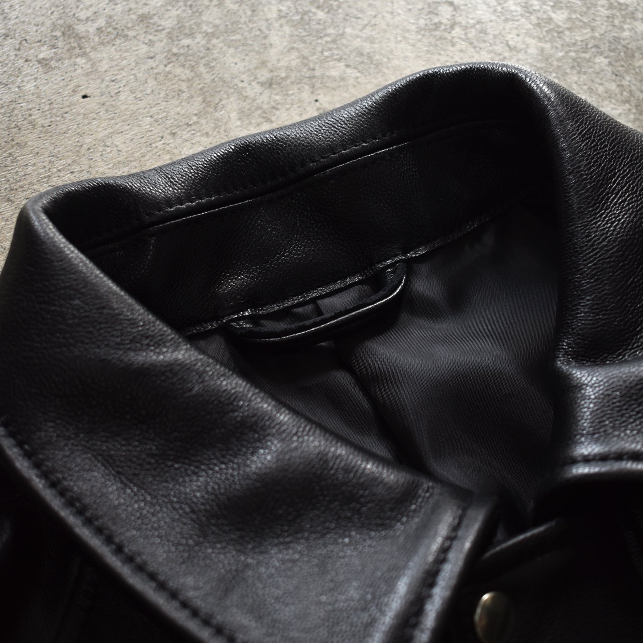 UNIVERSAL PRODUCTS (ユニバーサルプロダクツ)24SS/春夏
GOATLEATHER DRIZZLER JACKET BLACK